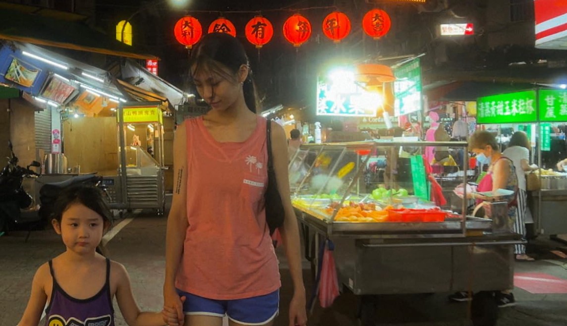 « Left-handed girl » de Tsou Shih-ching