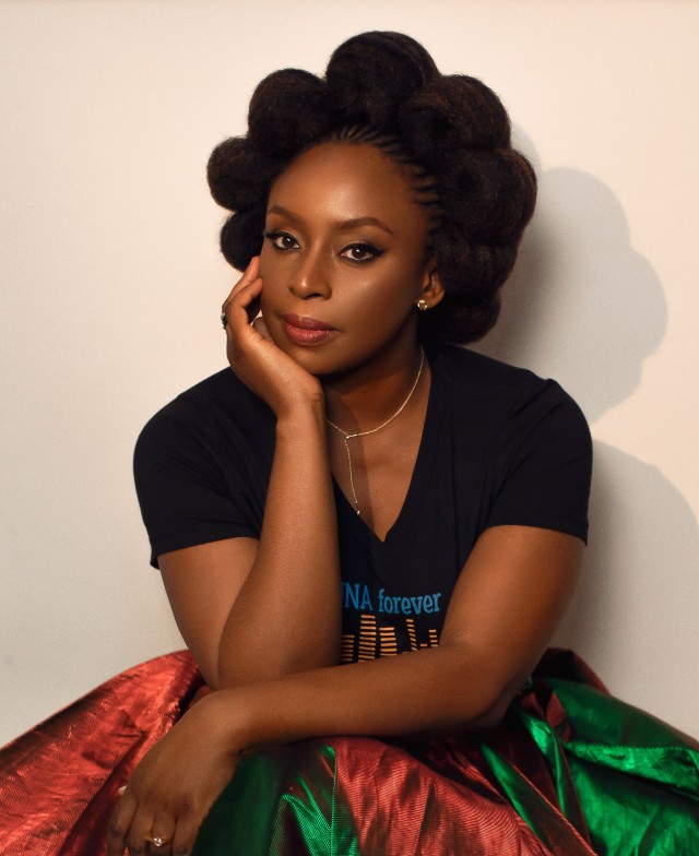 NGOZI ADICHIE Chimamanda, ‘L’autre motié du soleil’.
